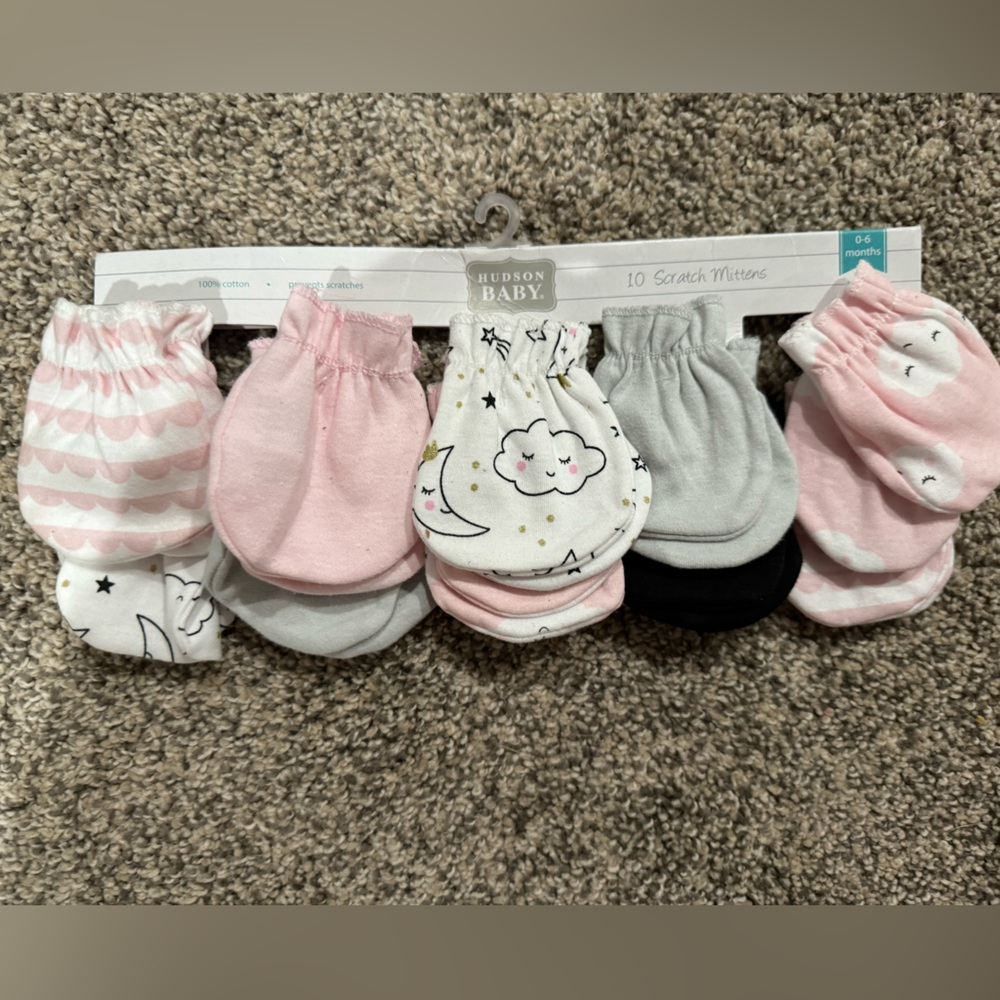 Hudson baby scratch mittens